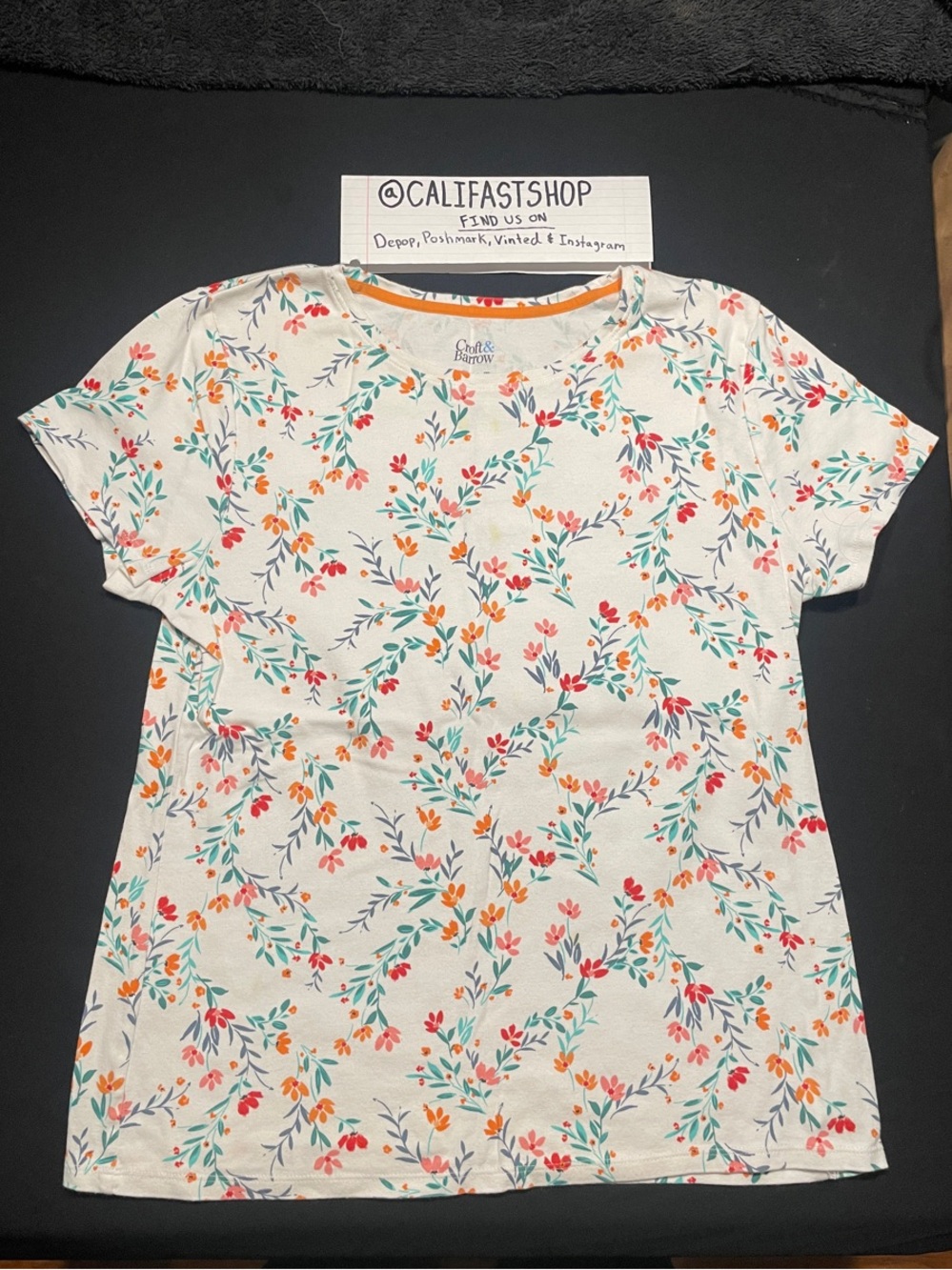 Croft & Barrow Cream Floral Vine Short Sleeve Tee